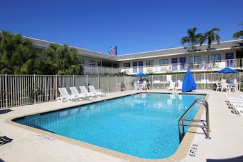 motel 6 lantana fl