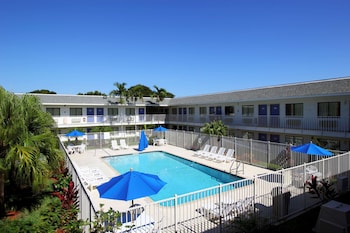 motel 6 lantana fl