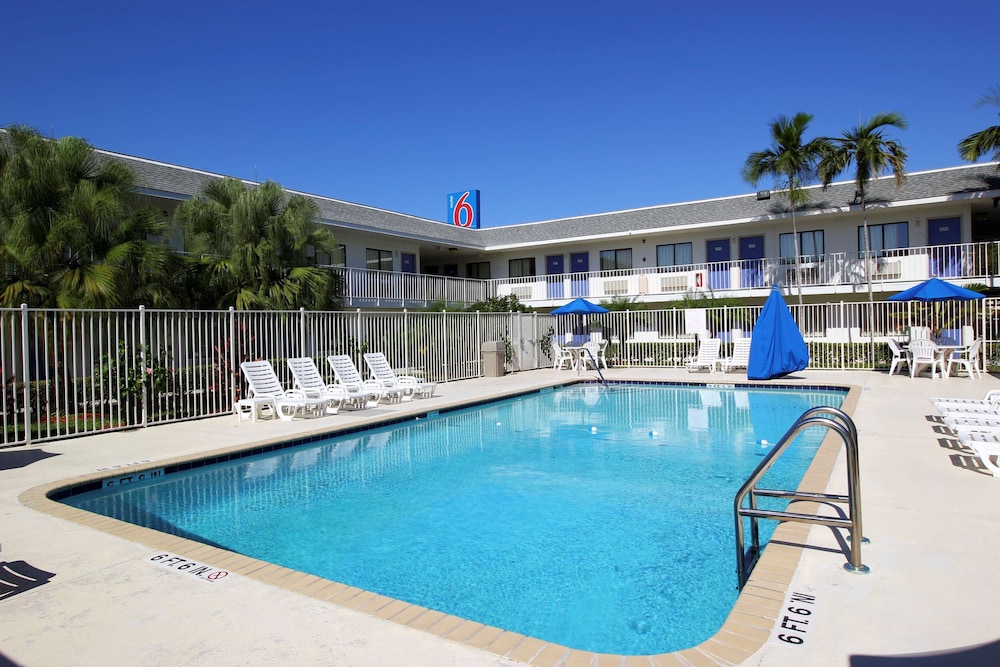motel 6 lantana fl