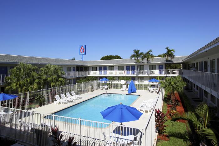 motel 6 lantana fl