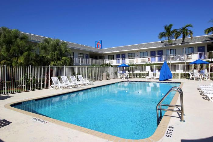 motel 6 lantana fl
