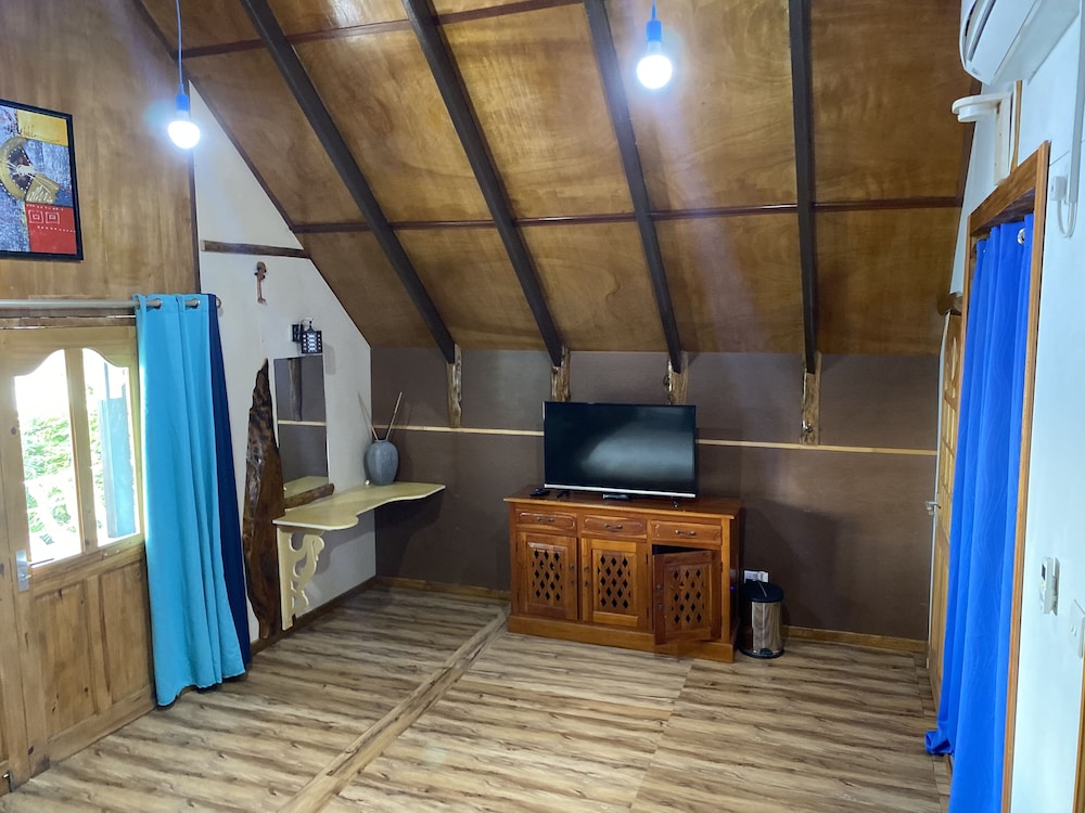 mouggae blues villas