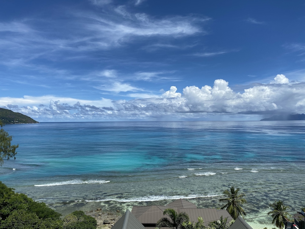 mouggae blues villas