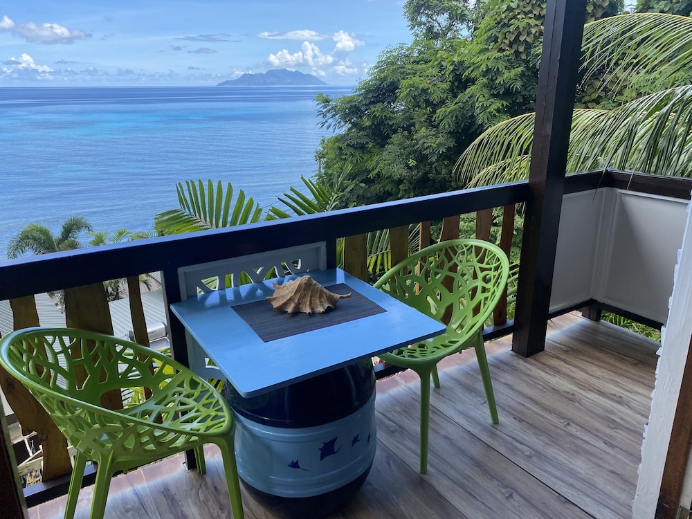 mouggae blues villas