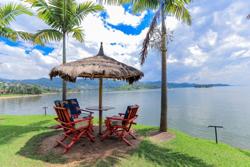 The Palm Beach Resort,Nyayumba>>Gisenyi,3 star
