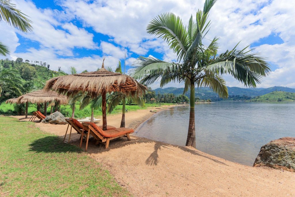 The Palm Beach Resort,Nyayumba>>Gisenyi,3 star