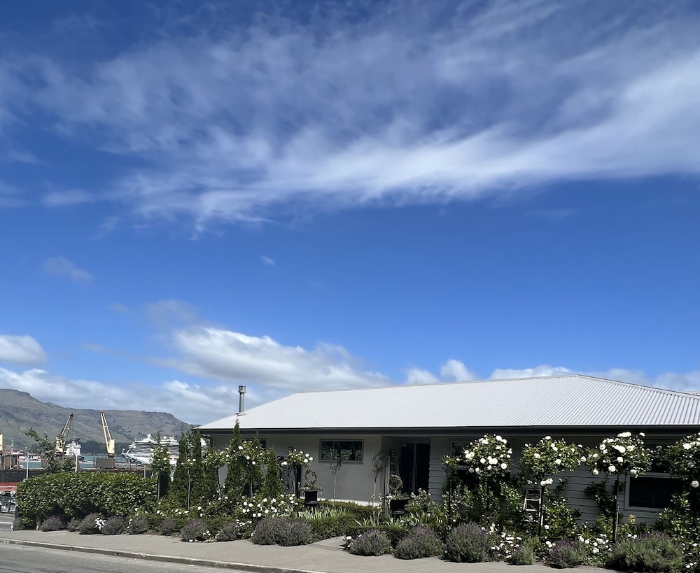 lyttelton boatique house
