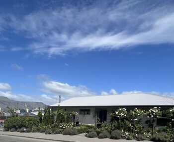 lyttelton boatique house
