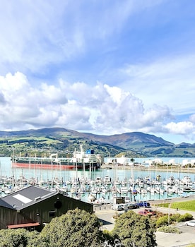 lyttelton boatique house