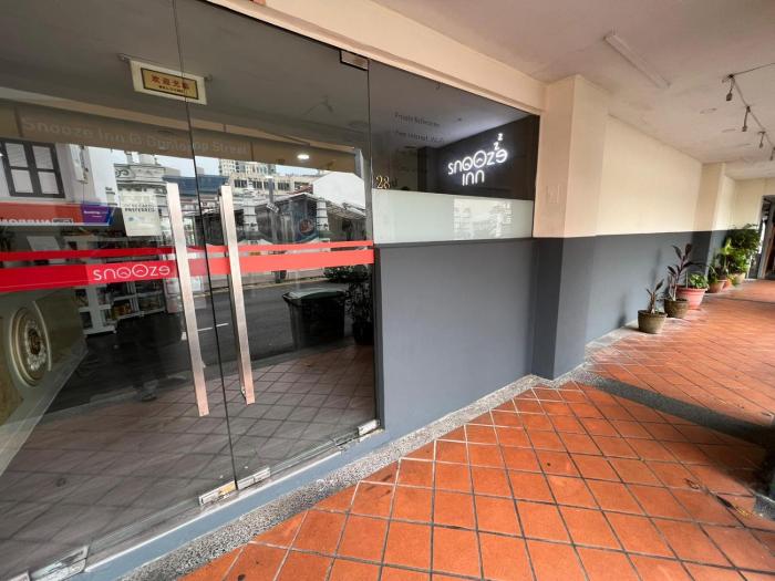 snooze inn dunlop street hostel