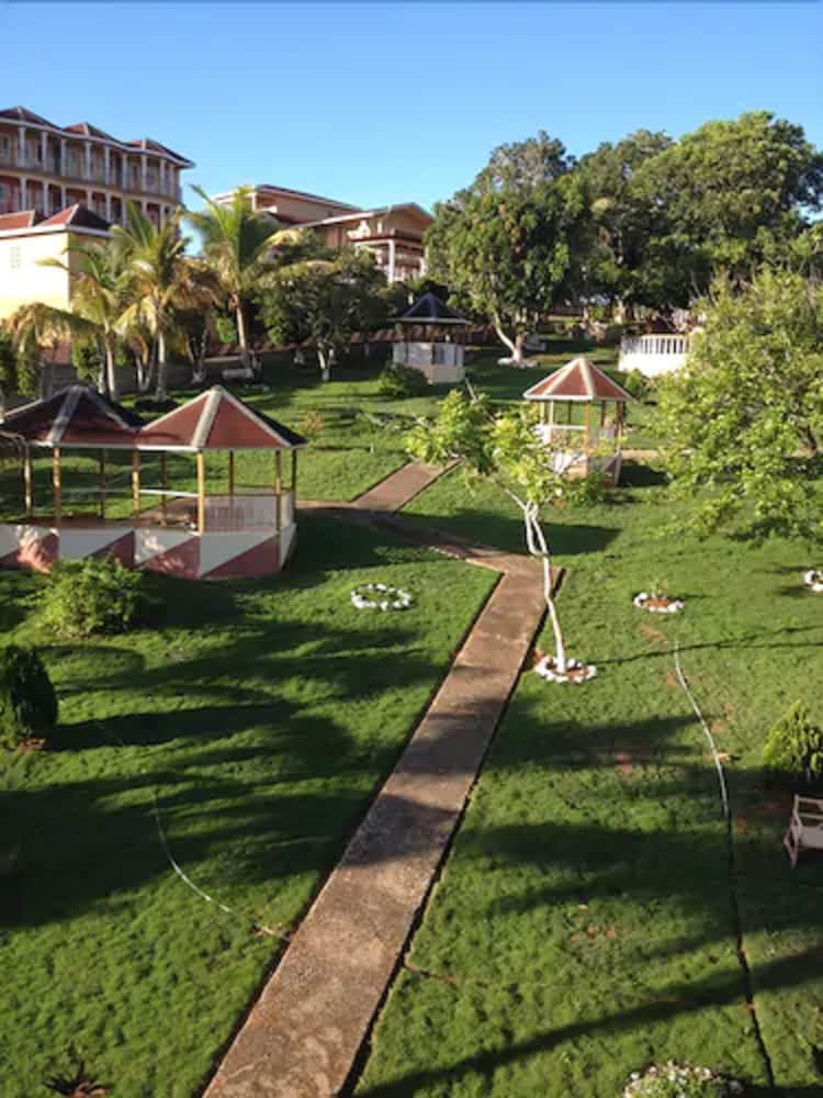 paradise reggae resort