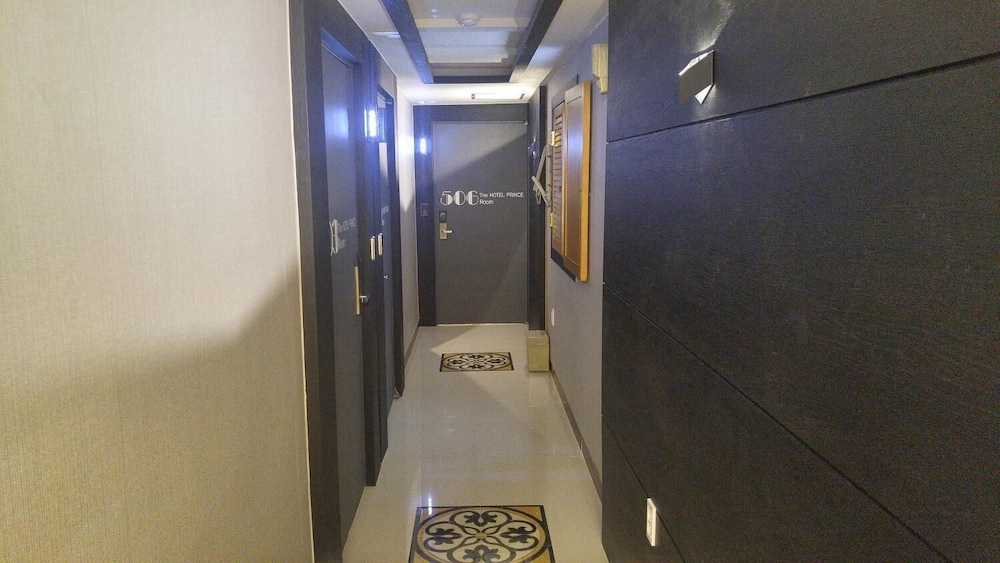 prince hotel