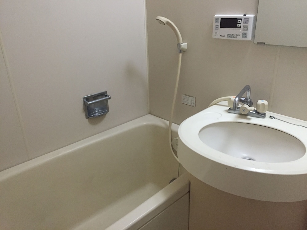 tandk hostel kobe sannomiya east