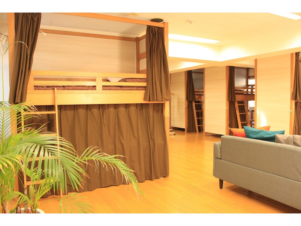 tandk hostel kobe sannomiya east