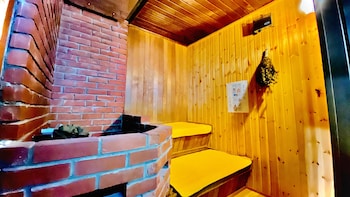 a gate hotel