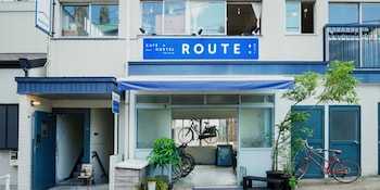 route cafe and petit hostel