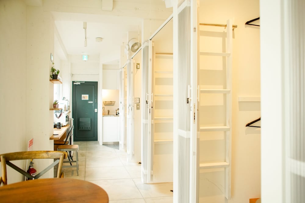 route cafe and petit hostel