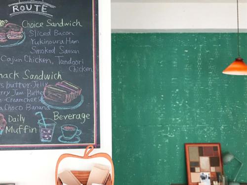 route cafe and petit hostel