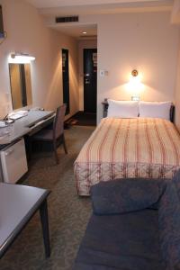 hotel crown hills takaoka