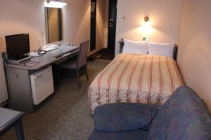 hotel crown hills takaoka