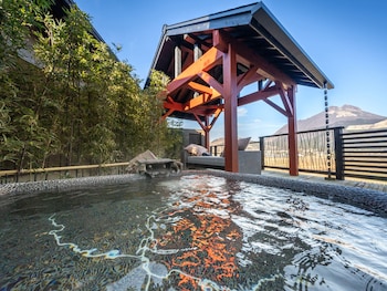 yufuin luxury villa zakuro