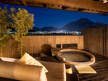 yufuin luxury villa zakuro