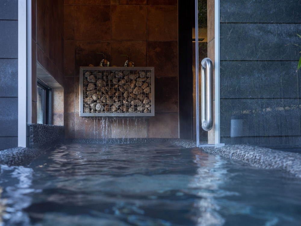 yufuin luxury villa zakuro