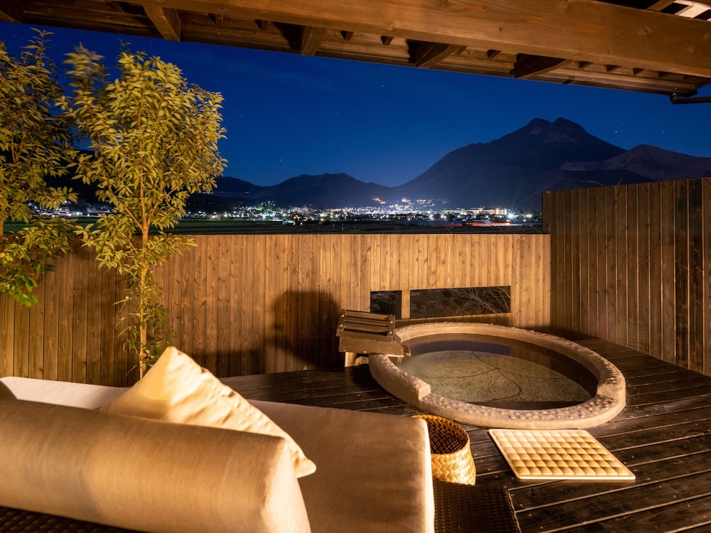 yufuin luxury villa zakuro