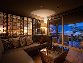 yufuin luxury villa zakuro