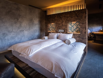 yufuin luxury villa zakuro