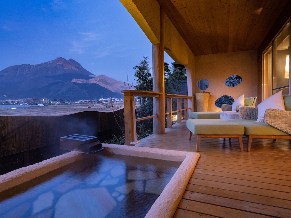 yufuin luxury villa zakuro