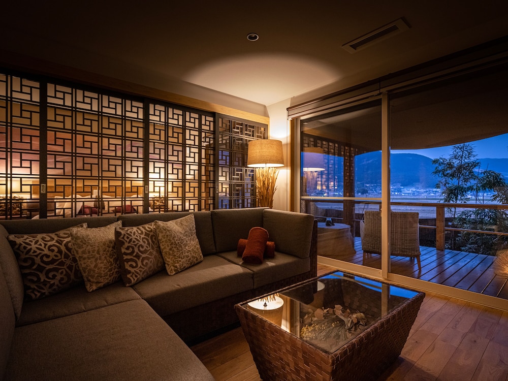 yufuin luxury villa zakuro