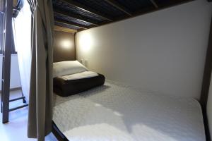 oak hotel edo hostel