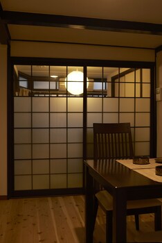 guest house connection karasuma gojo