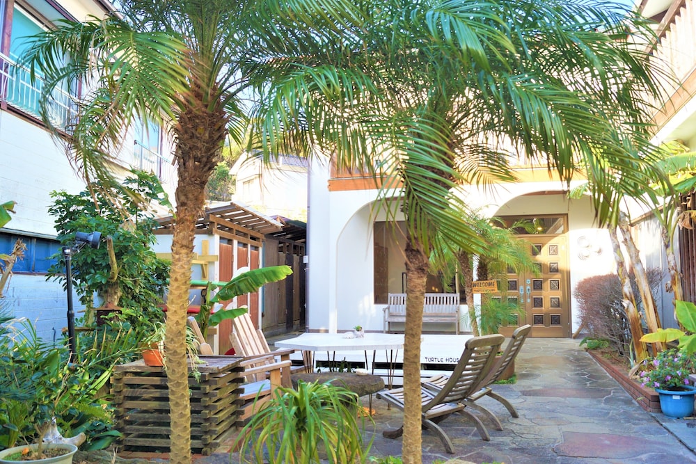resort pension turtle house