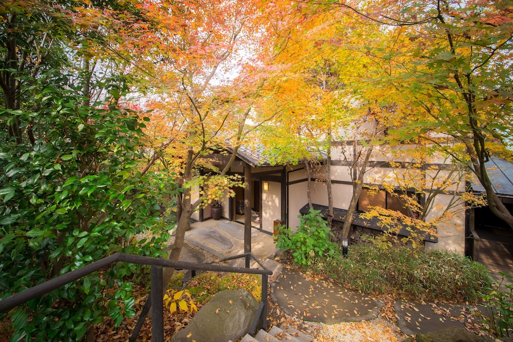 yufuin onsen toshoan