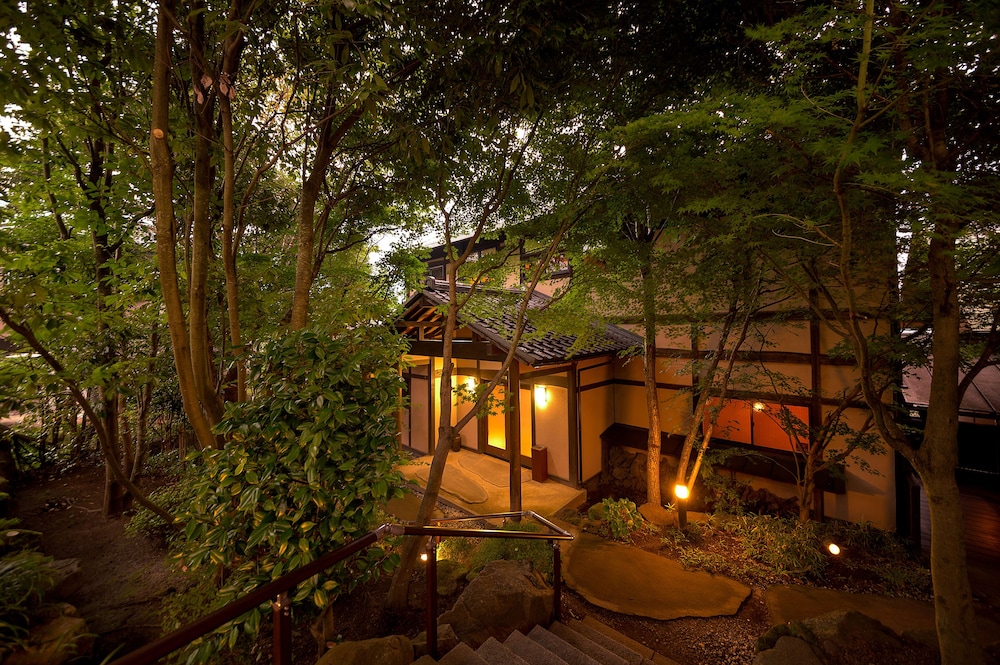 yufuin onsen toshoan