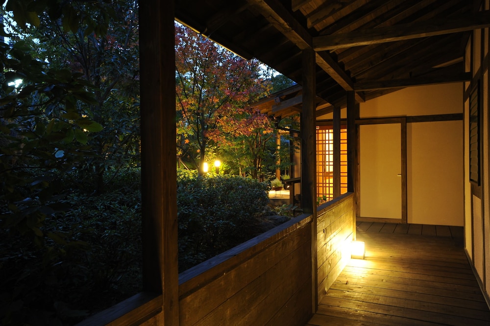 yufuin onsen toshoan