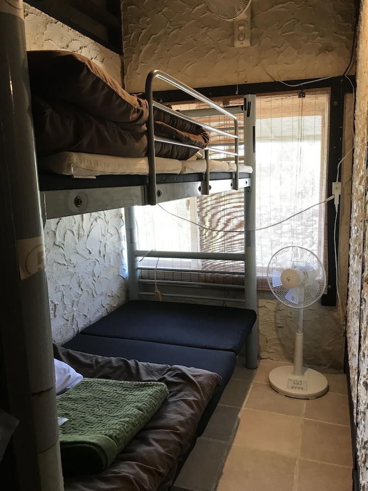 taketomijima guesthouse and jetaime hostel
