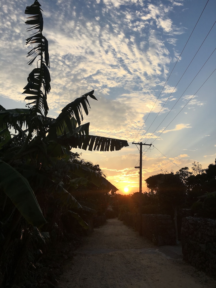 taketomijima guesthouse and jetaime hostel