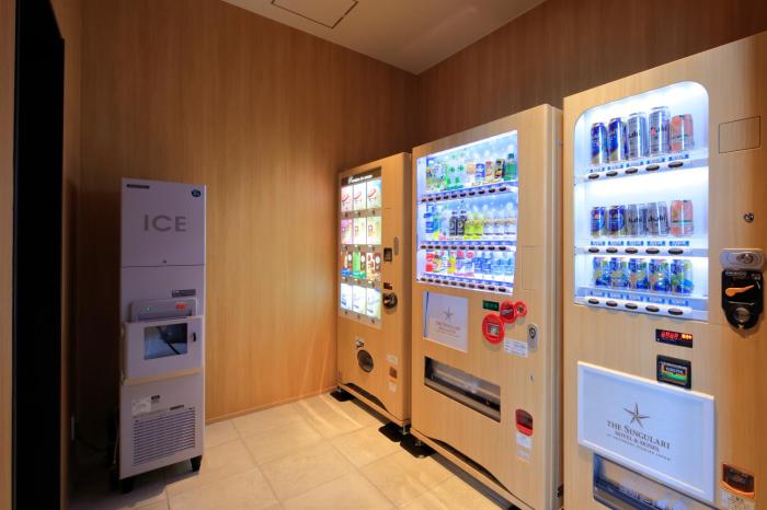 the singulari hotel and skyspa at universal studios japan