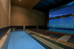 the singulari hotel and skyspa at universal studios japan