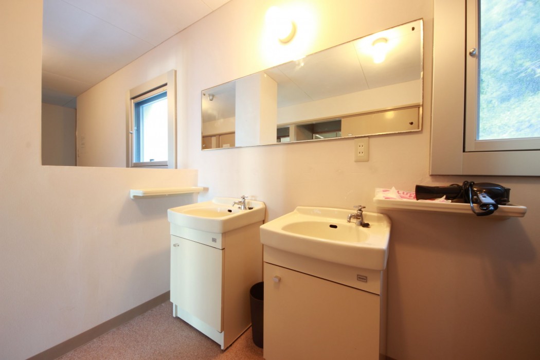 shirahama white beach house