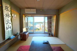 shirahama white beach house