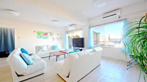 shirahama white beach house