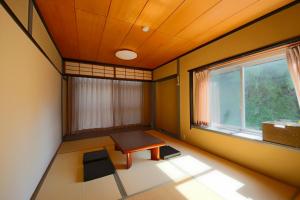 shirahama white beach house