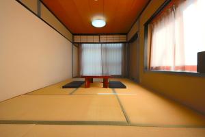 shirahama white beach house