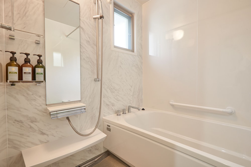 the pool resort villa hasta manana