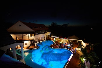the pool resort villa hasta manana