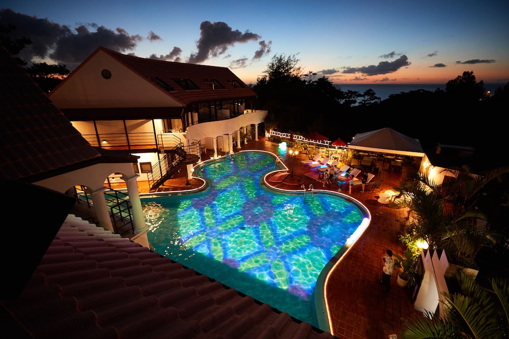 the pool resort villa hasta manana